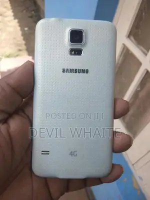 Samsung Galaxy S5 (Used)
