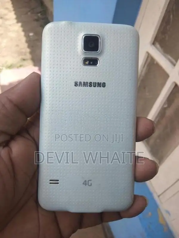 Samsung Galaxy S5 (Used)