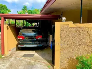 Spacious 5 Bedroom Family Home with Expansion Potential in Athurugiriy