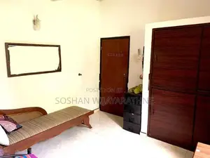 Spacious 5 Bedroom Family Home with Expansion Potential in Athurugiriy