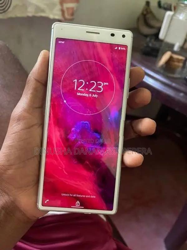 Sony Xperia 8 64GB (Used)
