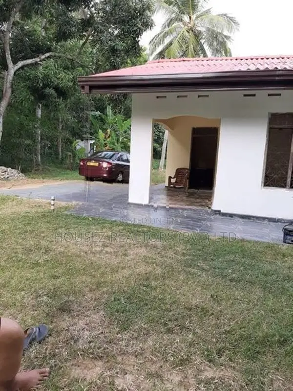 2.5-Acre Property with Modern House for Sale in Galgamuwa