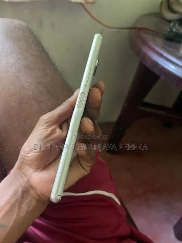 Sony Xperia 8 64GB (Used)