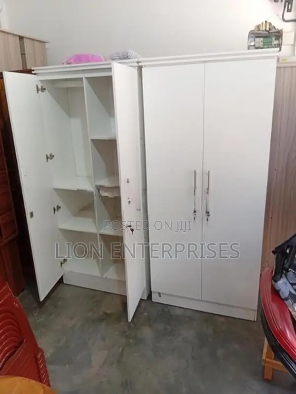 6×2.5 Melamine White Color Cupboards