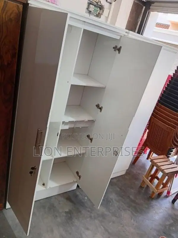 6×2.5 Melamine White Color Cupboards