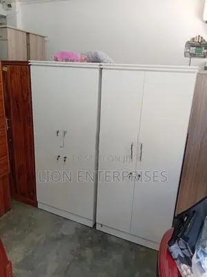 6×2.5 Melamine White Color Cupboards