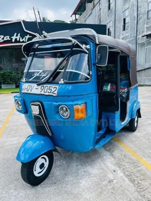 Bajaj RE 2010