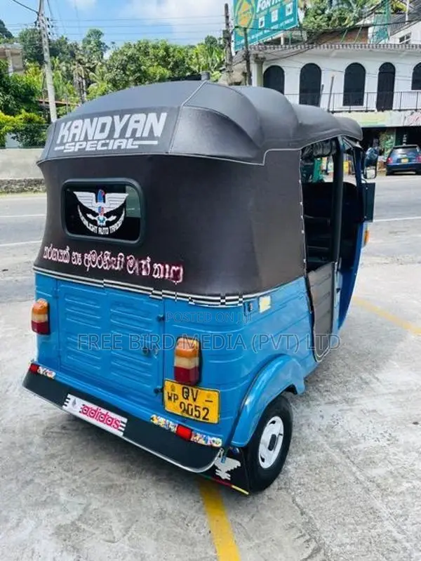 Bajaj RE 2010
