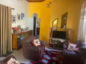 Beautiful Family Home with Lush Garden – Welisara, Ragama