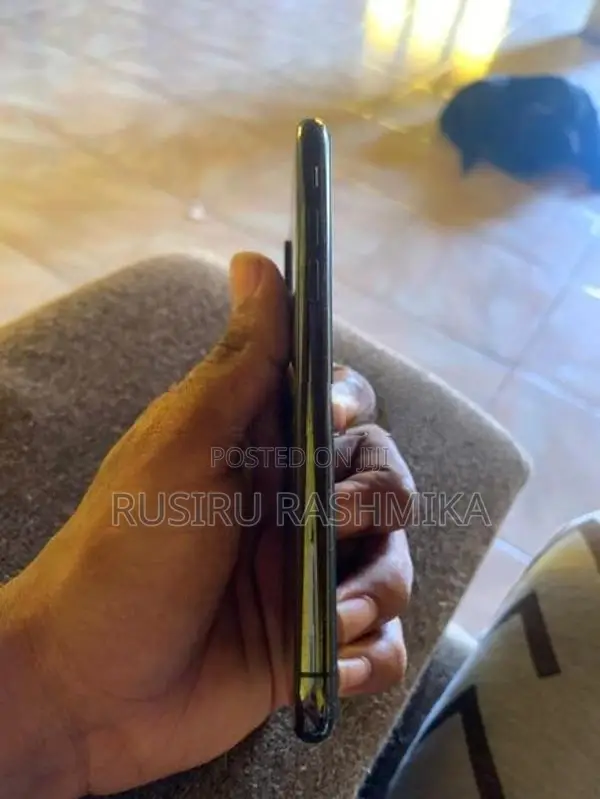 Apple iPhone XS 256GB (Used)