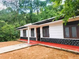 නුවරඑළිය පාරට මුහුණලා අක්කර 2ක වටිනා ඉඩම විකිණීමට
