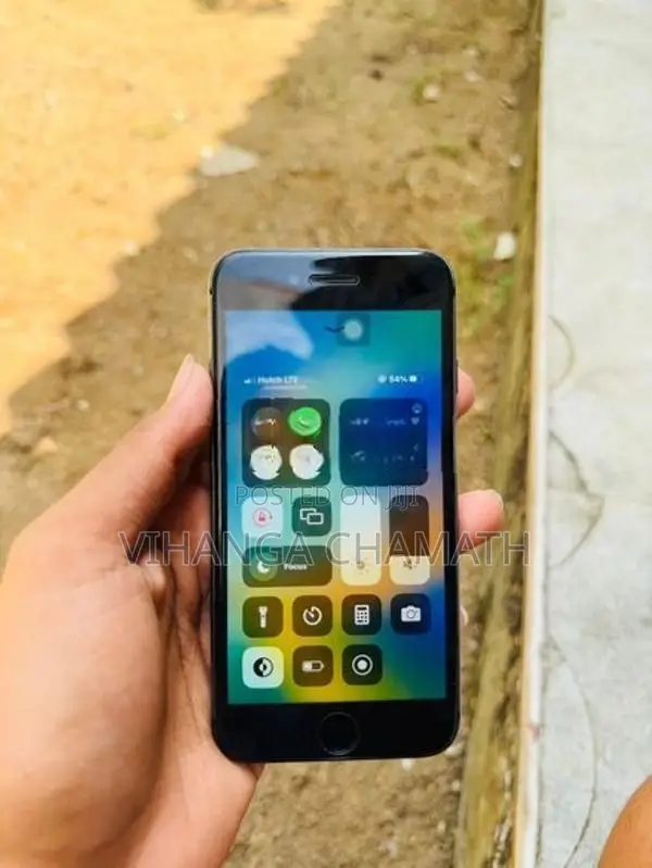 Apple iPhone 8 (Used)