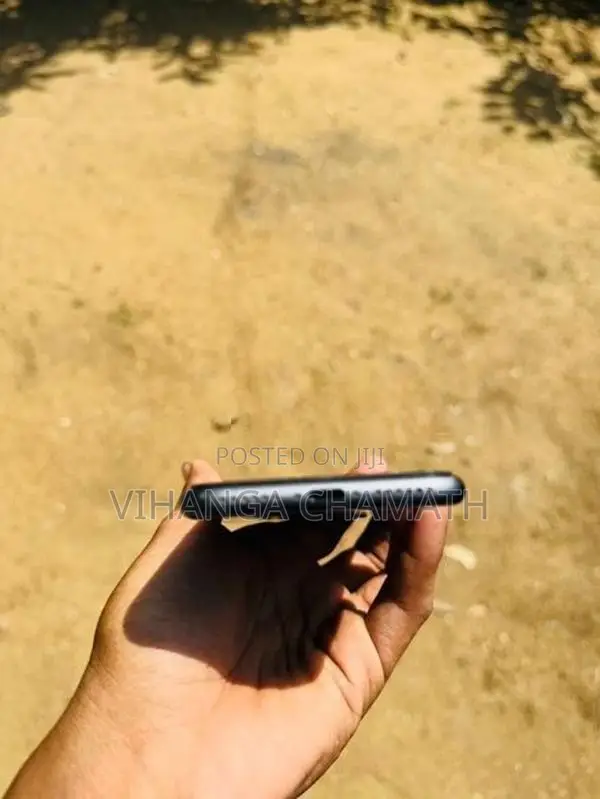 Apple iPhone 8 (Used)