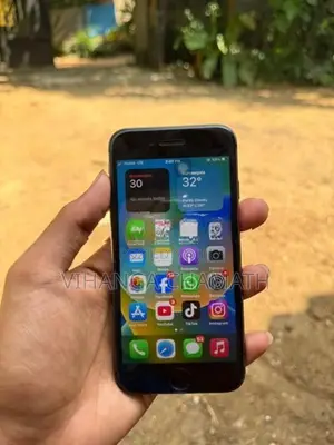 Apple iPhone 8 (Used)
