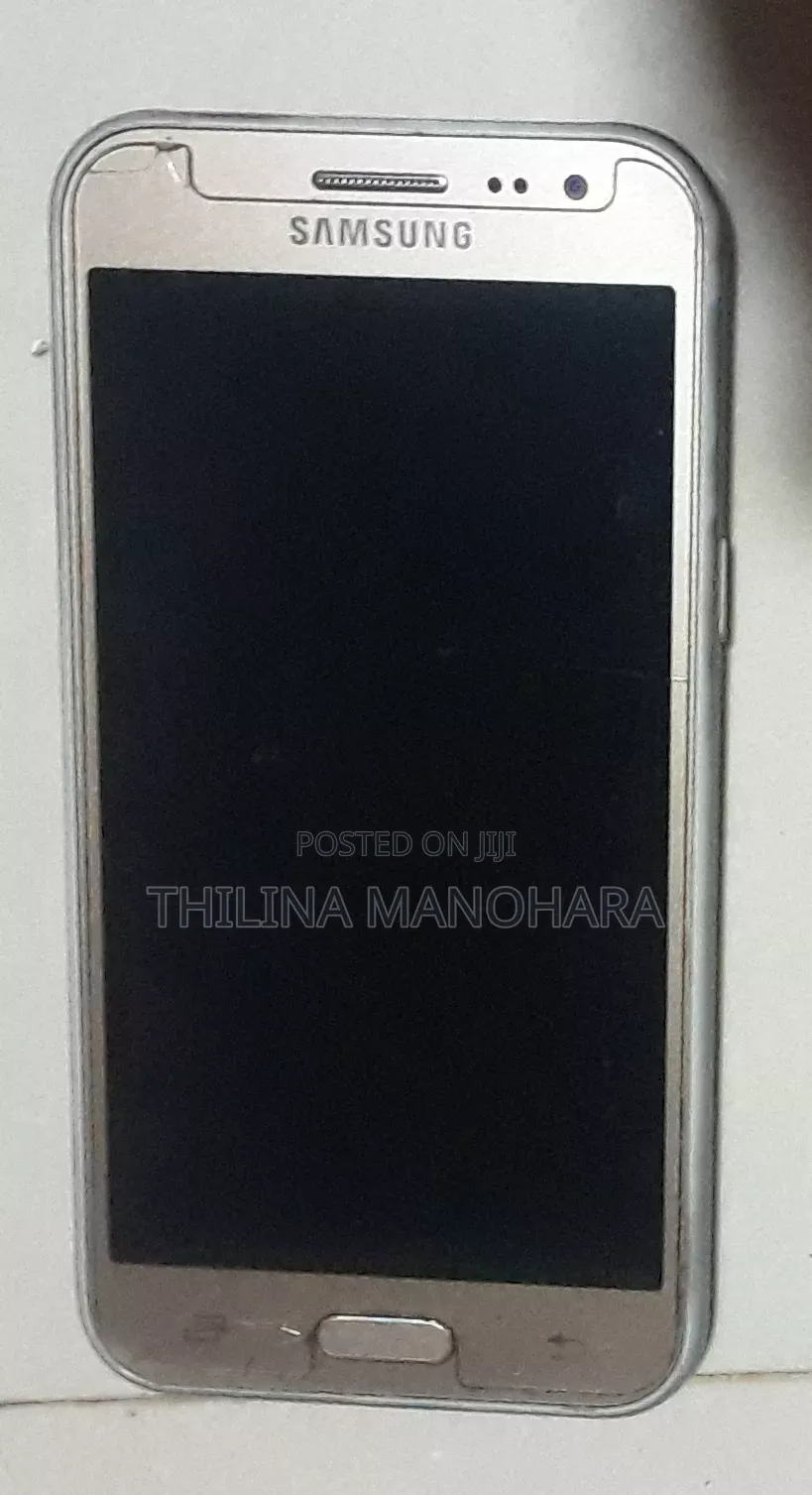 Samsung Galaxy J1 8 GB Gold