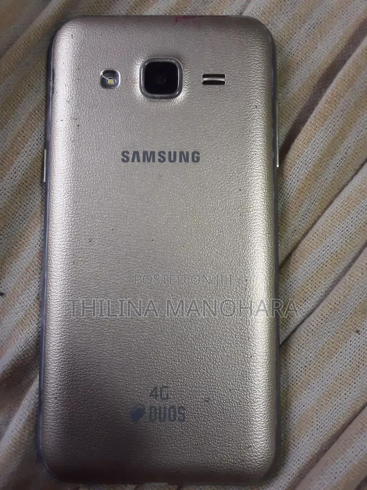Samsung Galaxy J1 8 GB Gold
