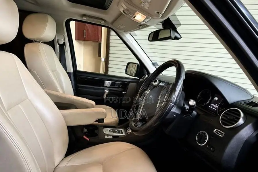 Land Rover Discovery 2013
