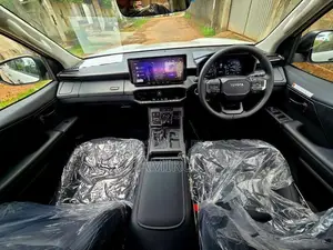 Toyota Hilux travo overland plus 2025