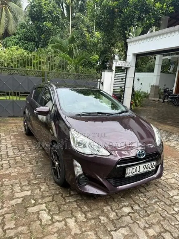 Toyota Aqua 2015