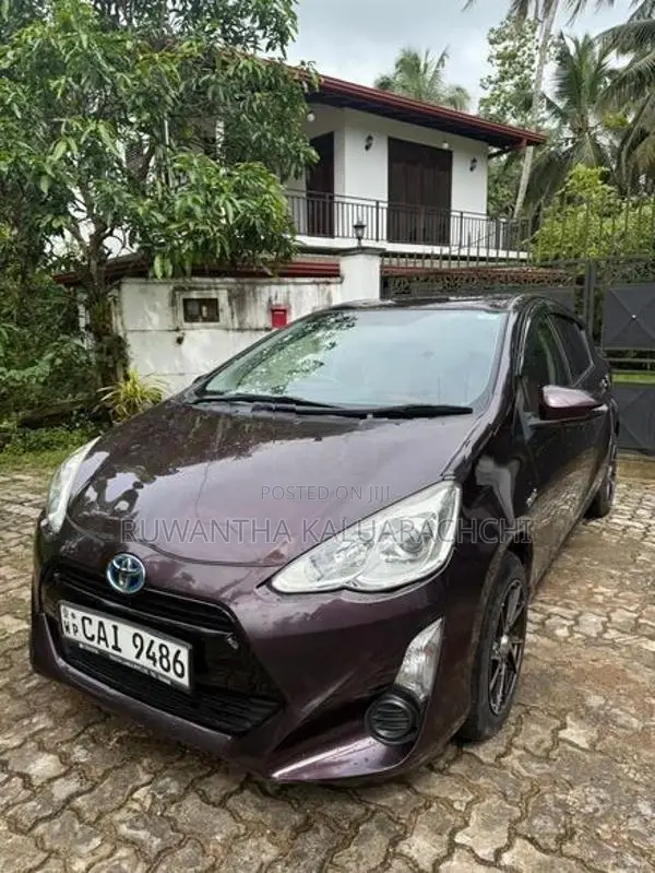 Toyota Aqua 2015