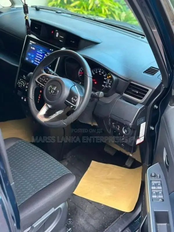 Toyota Roomy Custom GT Turbo 2024