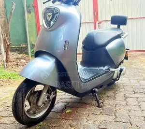 Yadea M6 2024