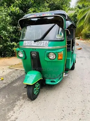 Bajaj RE 2015