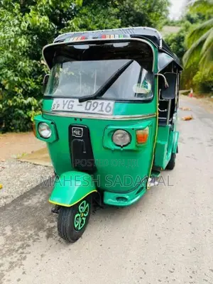 Bajaj RE 2015
