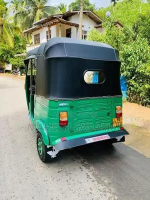 Bajaj RE 2015