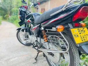Bajaj CT100 Blue 2017