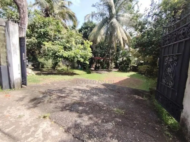 ඉඩමක් කොටිටාව නගරයට ආසන්නව