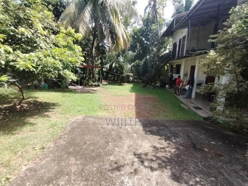 ඉඩමක් කොටිටාව නගරයට ආසන්නව