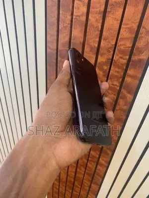 Samsung Galaxy S22 (Used)