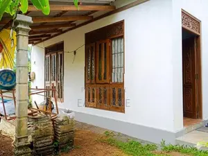 හෝමාගම – ගොඩගමෙන් අඩක් නිමකළ දෙමහල් නිවසක් / KM 13871