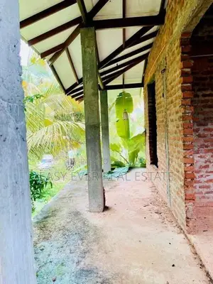 Kotadeniyawa අඩක් නිම කළ දෙමහල් නිවසක් / UP 12848