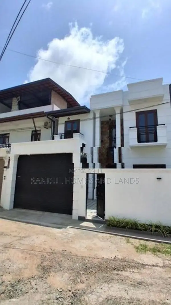 Super Luxury Brand New House for Sale in Boralesgamuwa