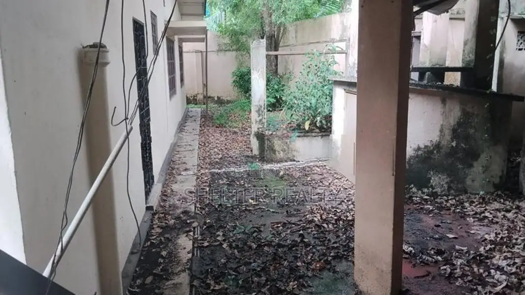 Land with Old House Near Lanka Tiles Wattala