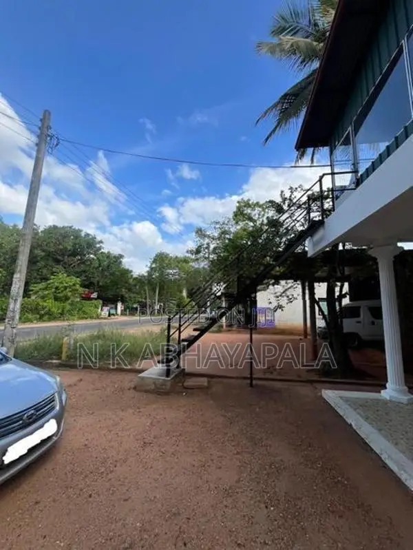 Commercial Building for Sale in Dambulla Facing A9 Main Road