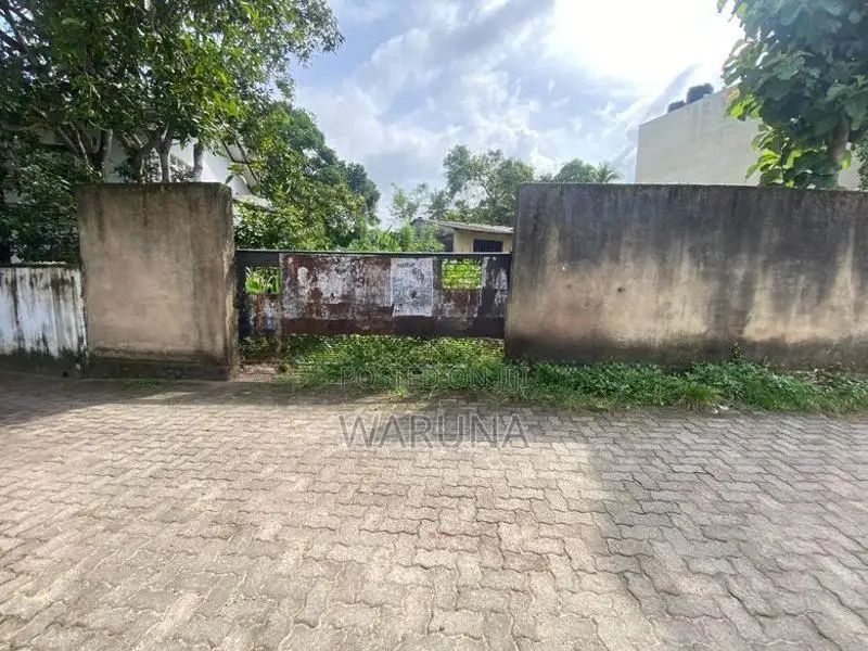 Bare Land Close to Moratuwa University