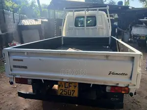 Nissan Vanette 2003