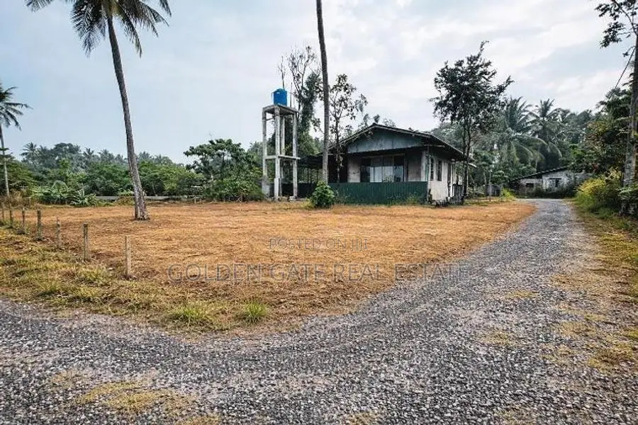 Kalagedihena Pilankade Junction Valuable Land for Sale