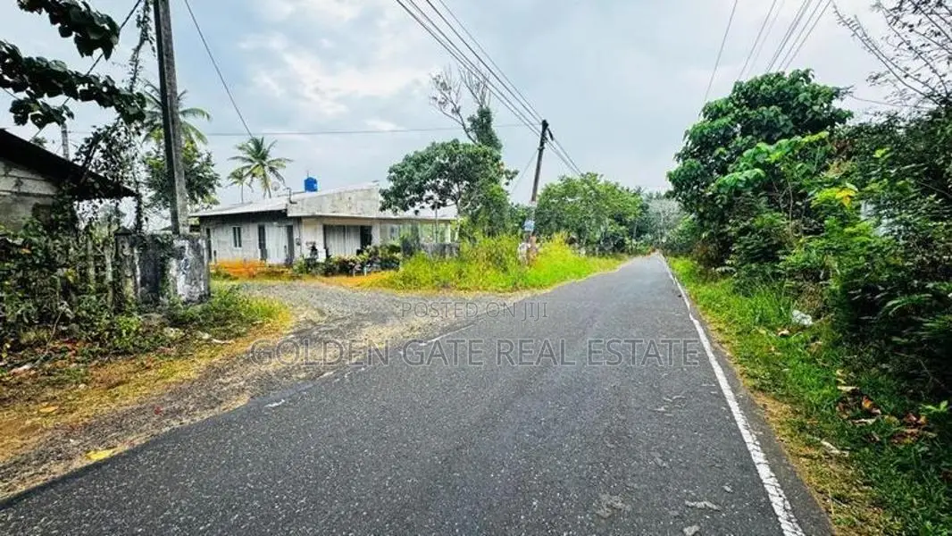 Kalagedihena Pilankade Junction Valuable Land for Sale
