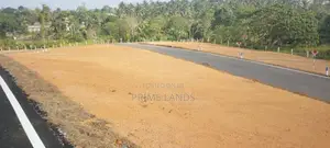 කහතුඩුව 120 බස් පාරට ආසන්නයේන් වටිනා ඉඩම්
