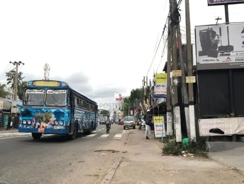 Commercial Building For Sale in Galle Road Mount Lavania