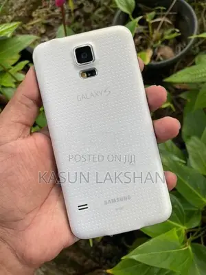 Samsung Galaxy S5 (Used)
