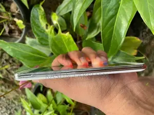 Samsung Galaxy S5 (Used)