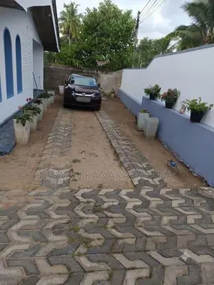 Spacious 4BR House for Rent in Kadawatha – Prime Location