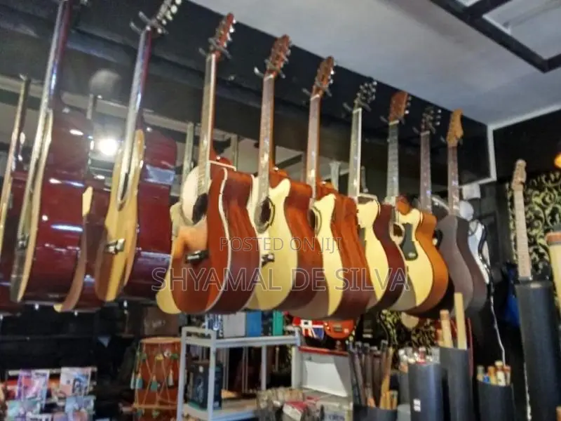 Acoustic Guitar Brand new ( Malaysia )