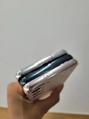 Samsung Galaxy S22 256GB 5G (Used)