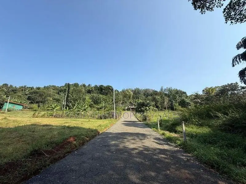 Land for Sale in Ukuwela